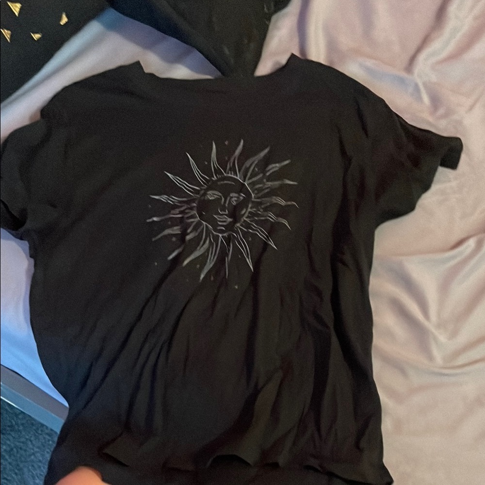 Black Sun Graphic Women's Top